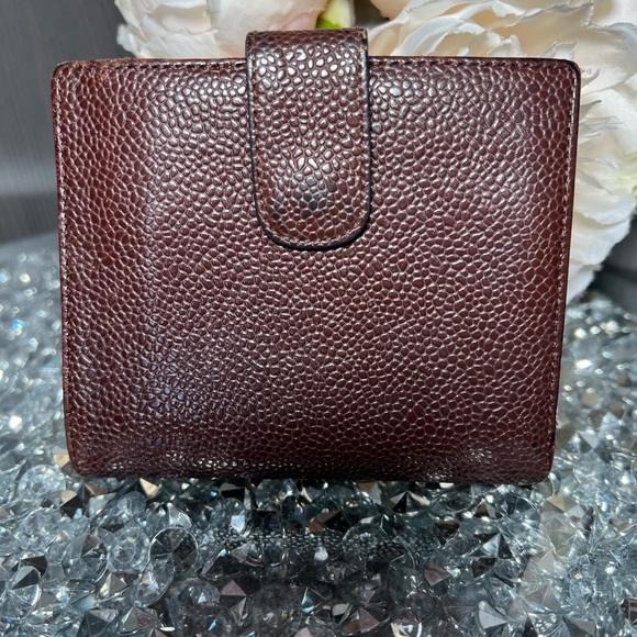 CHANEL CAVIAR COMPACT WALLET - Picture 3 of 8